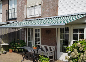 Zonnescherm reiniging op locatie
